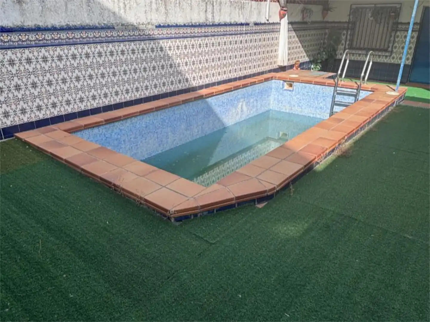 Casa adosada en venta en Calle Medidor Alonso Hernandez, 5, Los Villares Piscina de Casa adosada en venta en Los Villares con Terraza, Piscina y Balcón