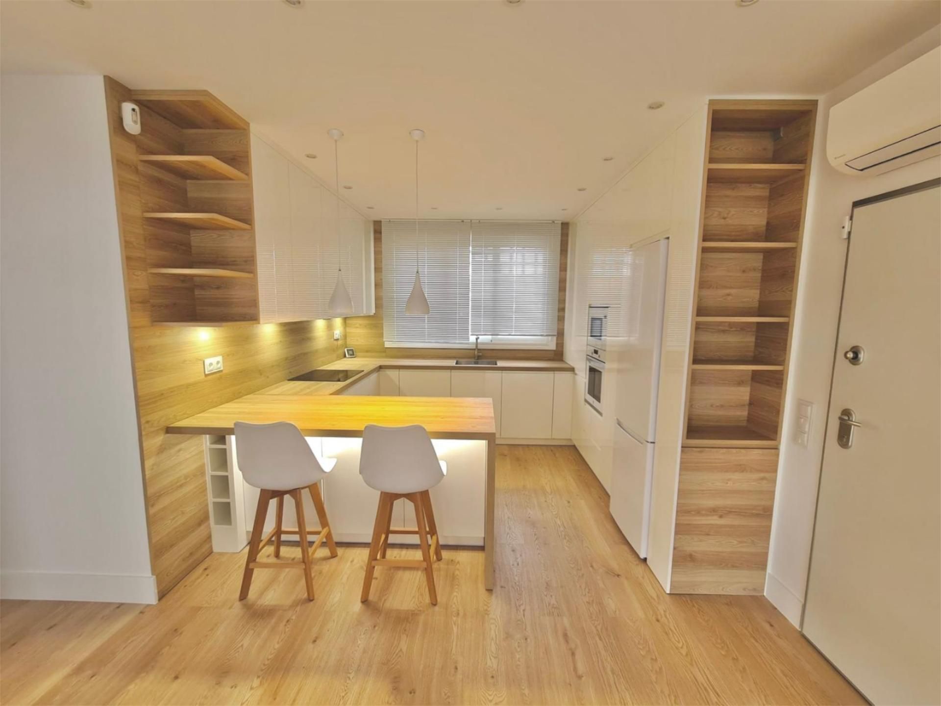 Kitchen of Flat to rent in  Madrid Capital  with Air Conditioner, Heating and Parquet flooring