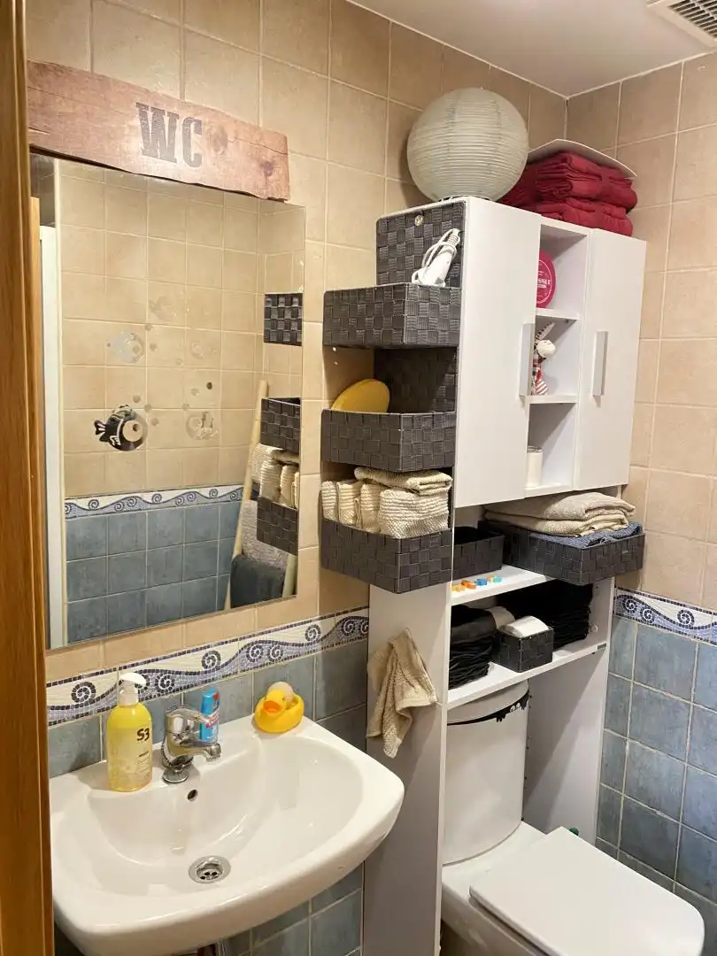 Badezimmer von Wohnung zum Verkauf in Alcolea mit Heizung, Privatgarten und Terrasse