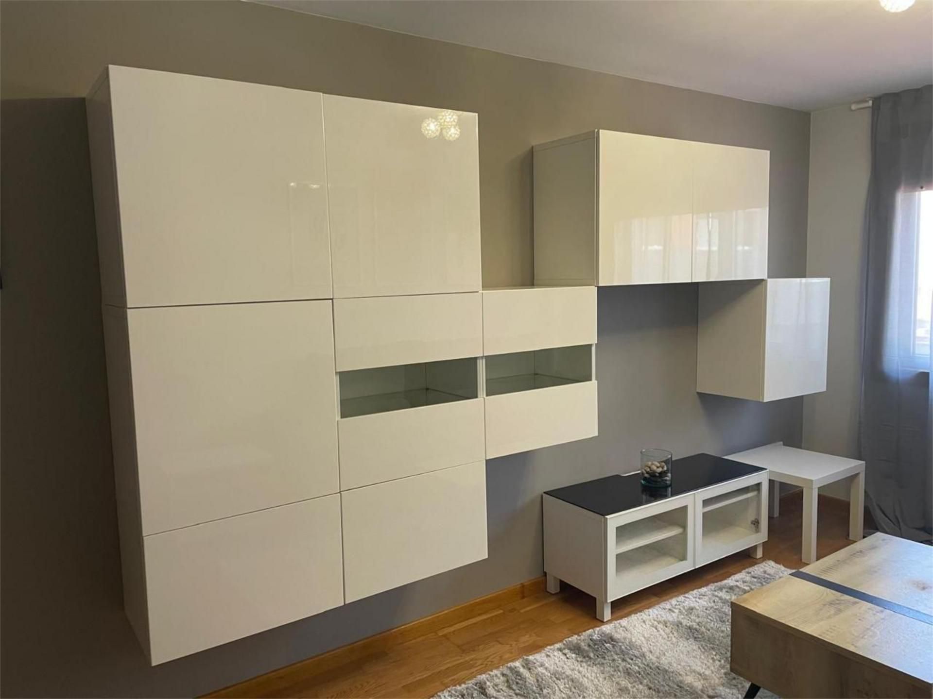 Sala de estar de Piso en venta en Cambre  con Calefacción, Parquet y Trastero