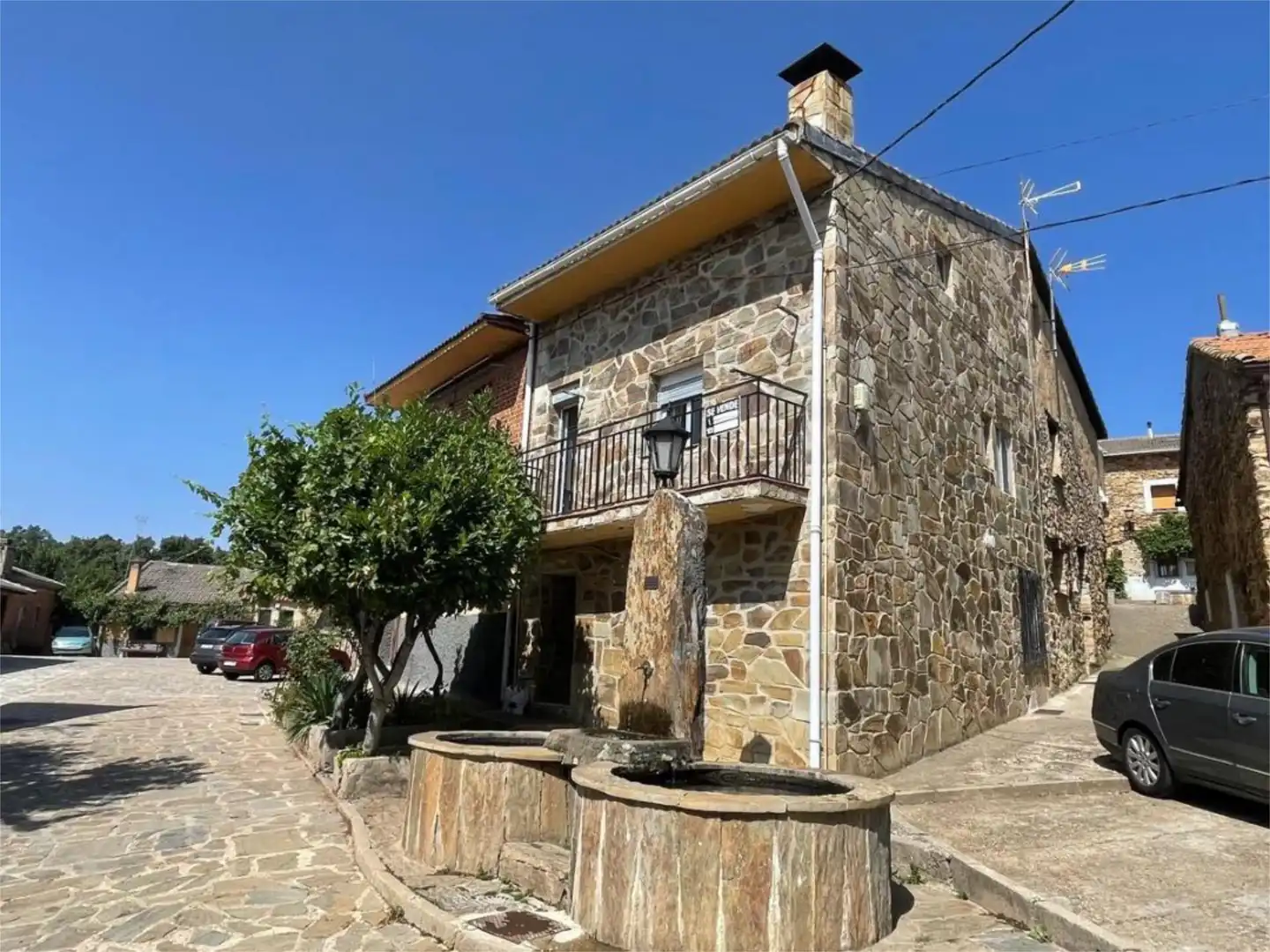 Piso en venta en GU-151, 15, Arroyo de las Fraguas Vista exterior de Piso en venta en Arroyo de las Fraguas con Terraza y Balcón