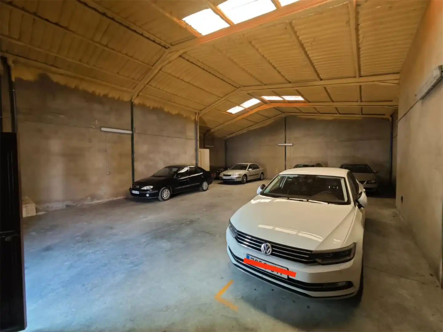 Fabrikhallen zum Verkauf in Calle de la Parra, 49, Salvatierra de los Barros Parkplatz von Fabrikhallen zum Verkauf in Salvatierra de los Barros