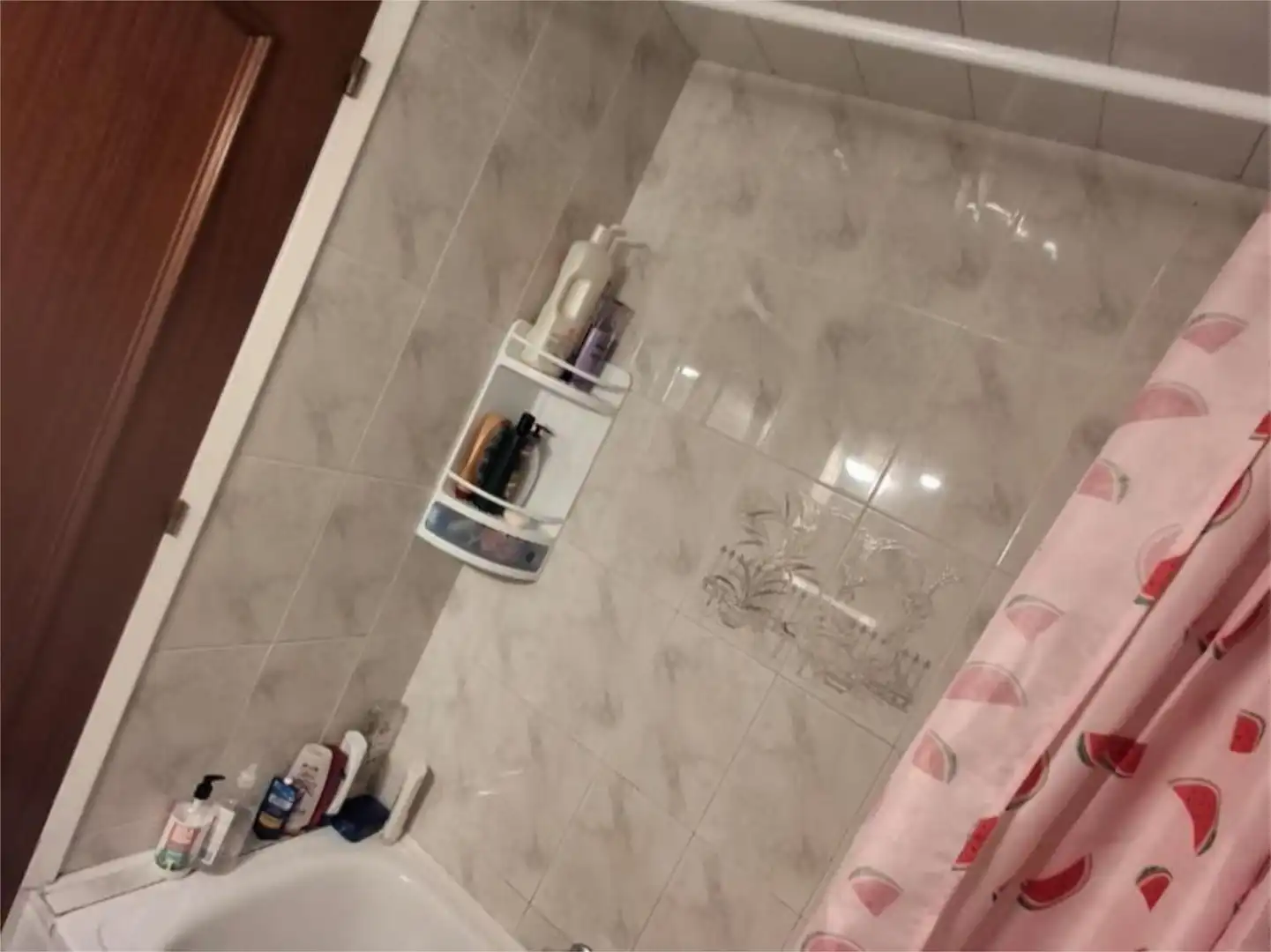 Baño de Piso en venta en Santa Coloma de Gramenet con Aire acondicionado y Balcón