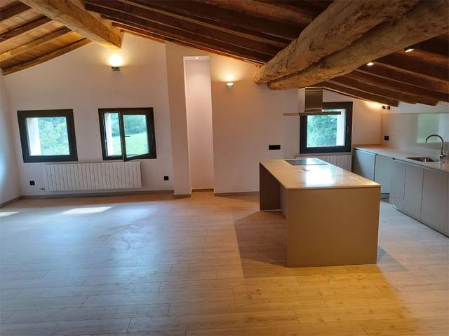 Finca rústica en Alquiler en Plaça Iglesia, 3 en La Vall de Bianya