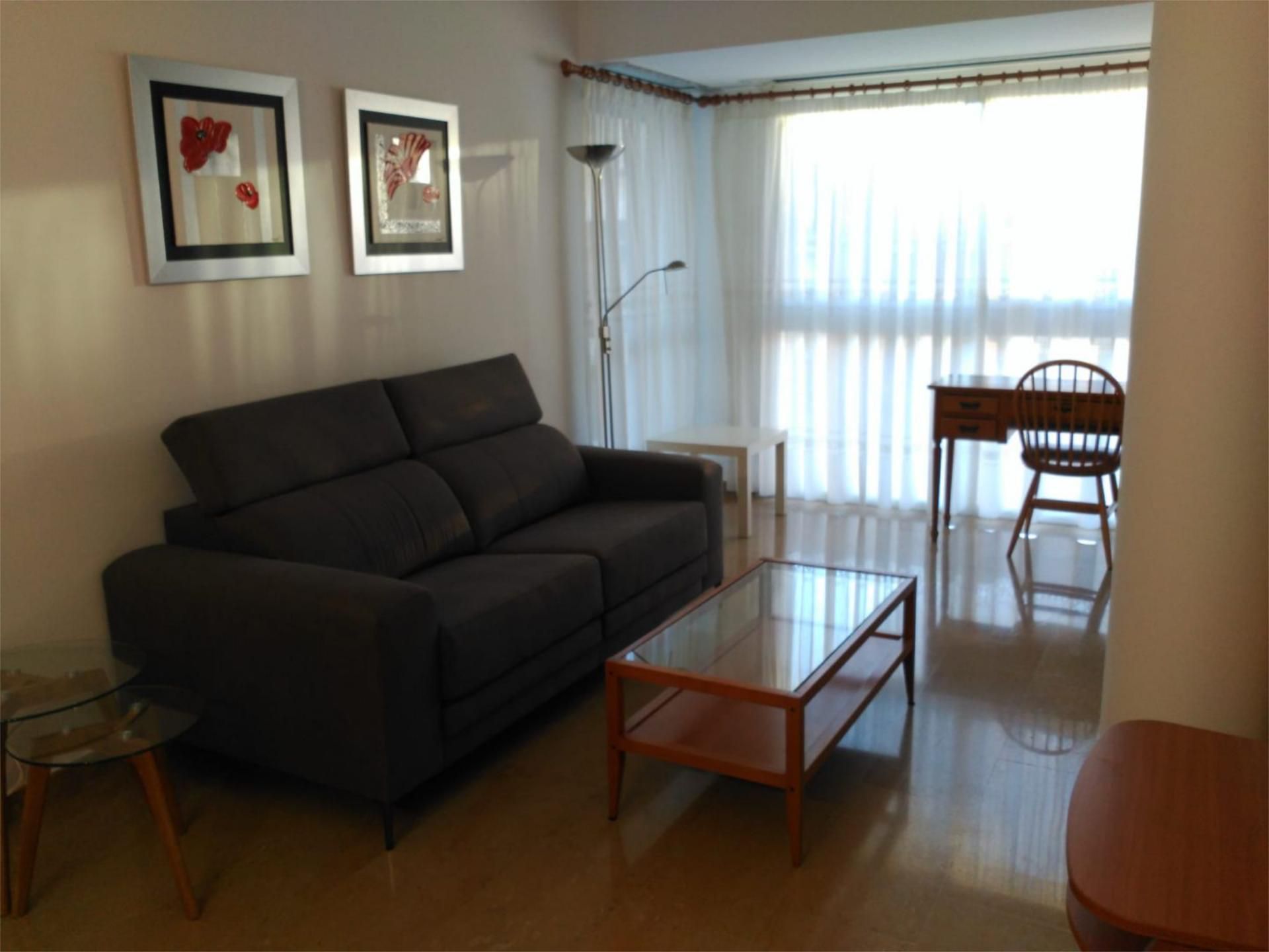 Living room of Flat to rent in Girona Capital  with Air Conditioner, Heating and Terrace