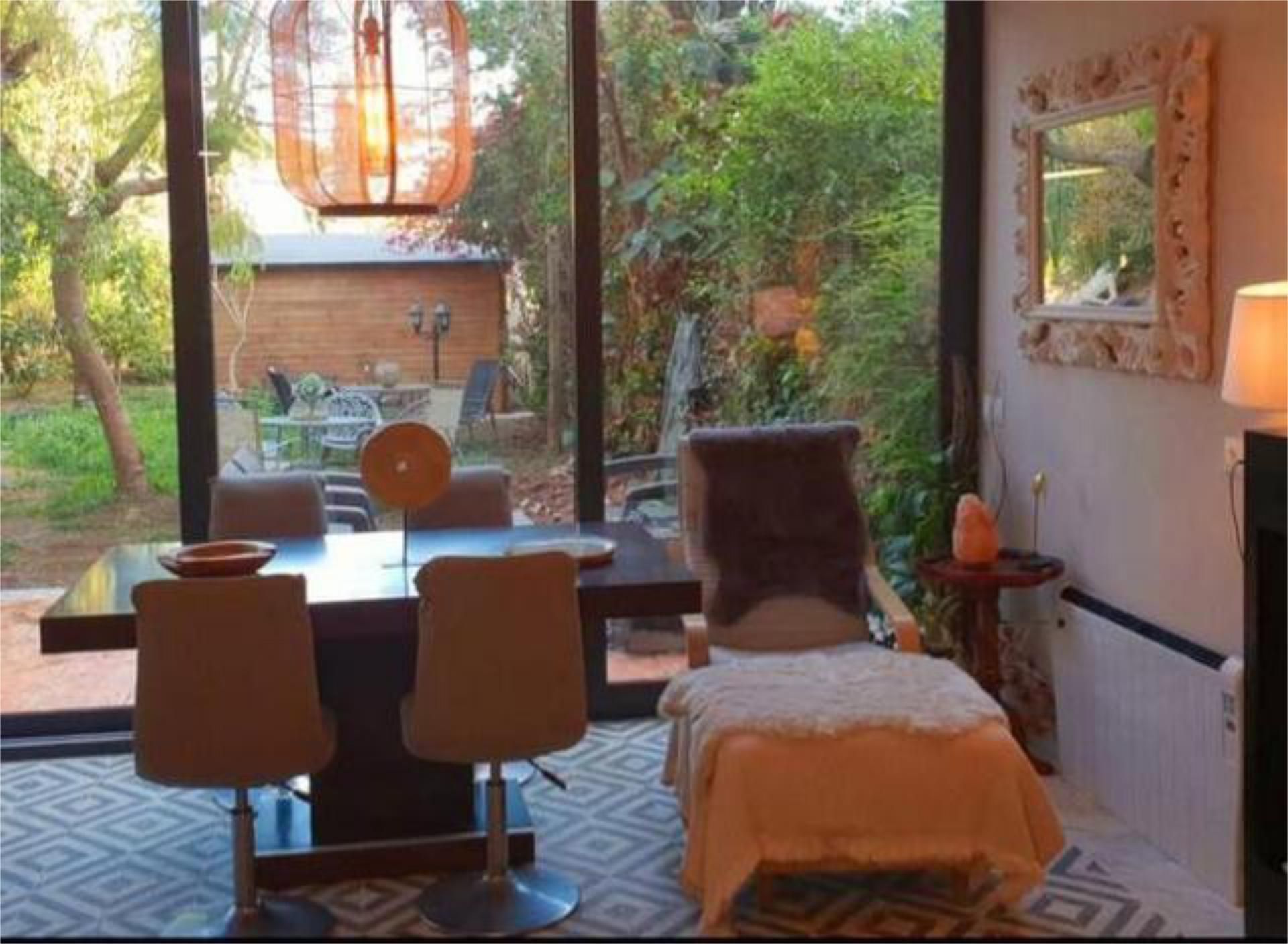 Apartament de lloguer a El Faro de Calaburra - Chaparral Menjador de Apartament de lloguer en Mijas amb Jardí privat, Terrassa i Piscina