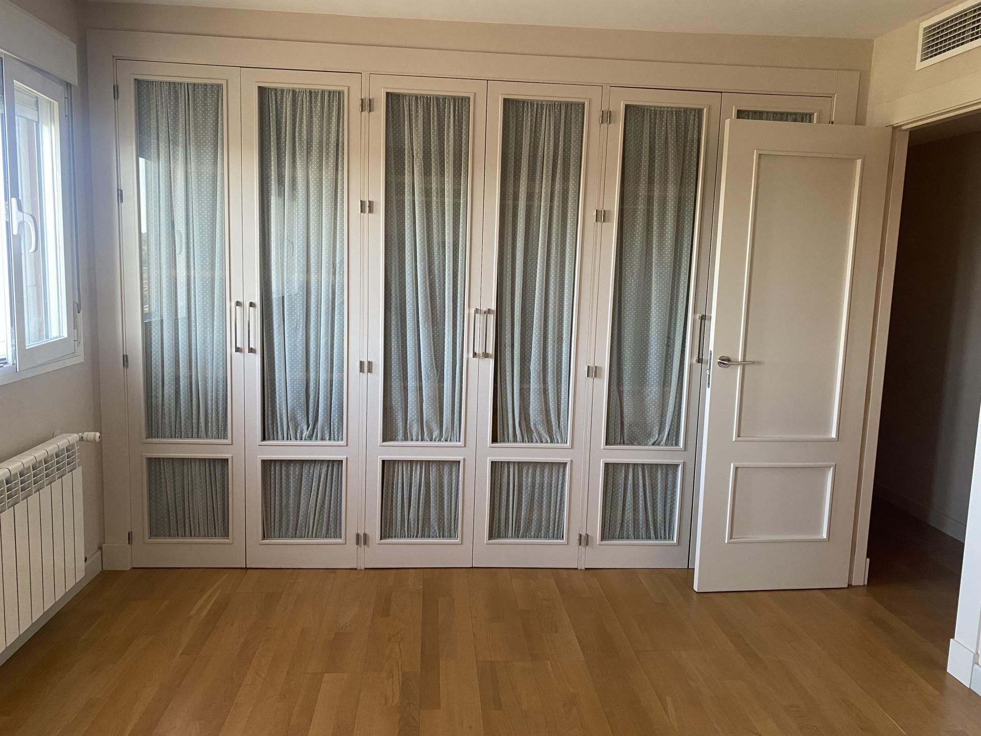 Dormitori de Pis en venda en San Juan de Aznalfarache amb Aire condicionat, Calefacció i Parquet