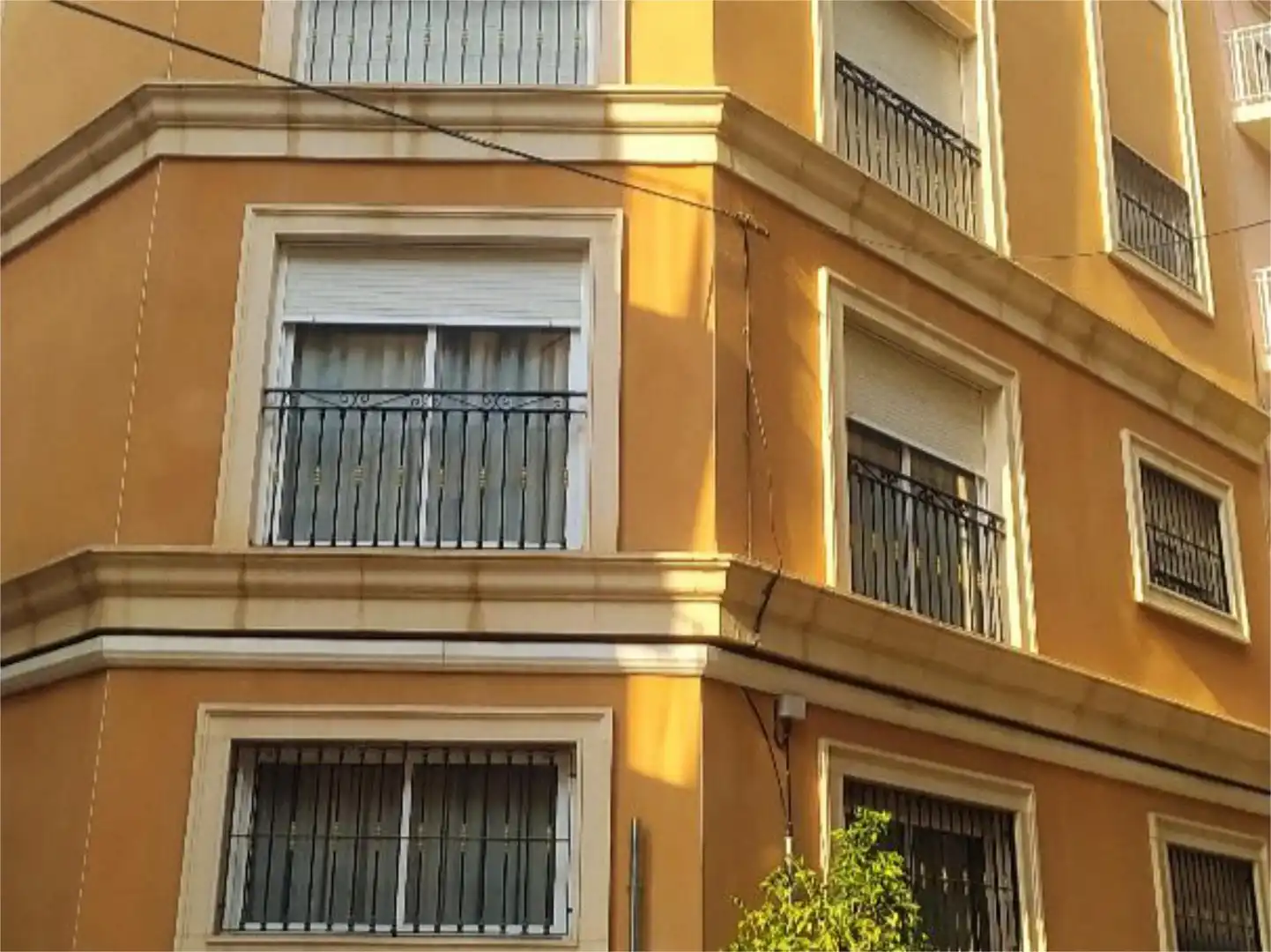 Außenansicht von Wohnung zum Verkauf in Elche / Elx mit Klimaanlage, Terrasse und Balkon
