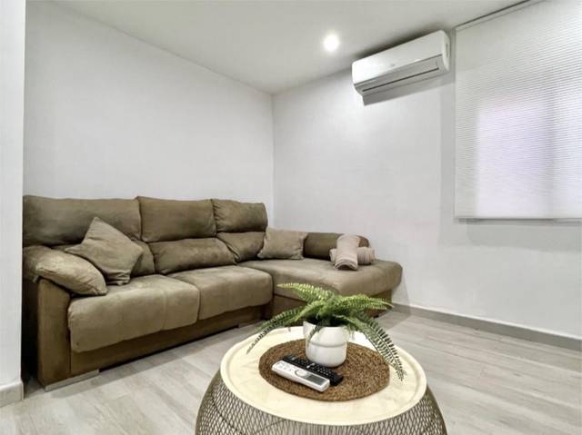 Piso en Alquiler en Calle Medina y Galnares, 95 en San Jerónimo - La Bachillera