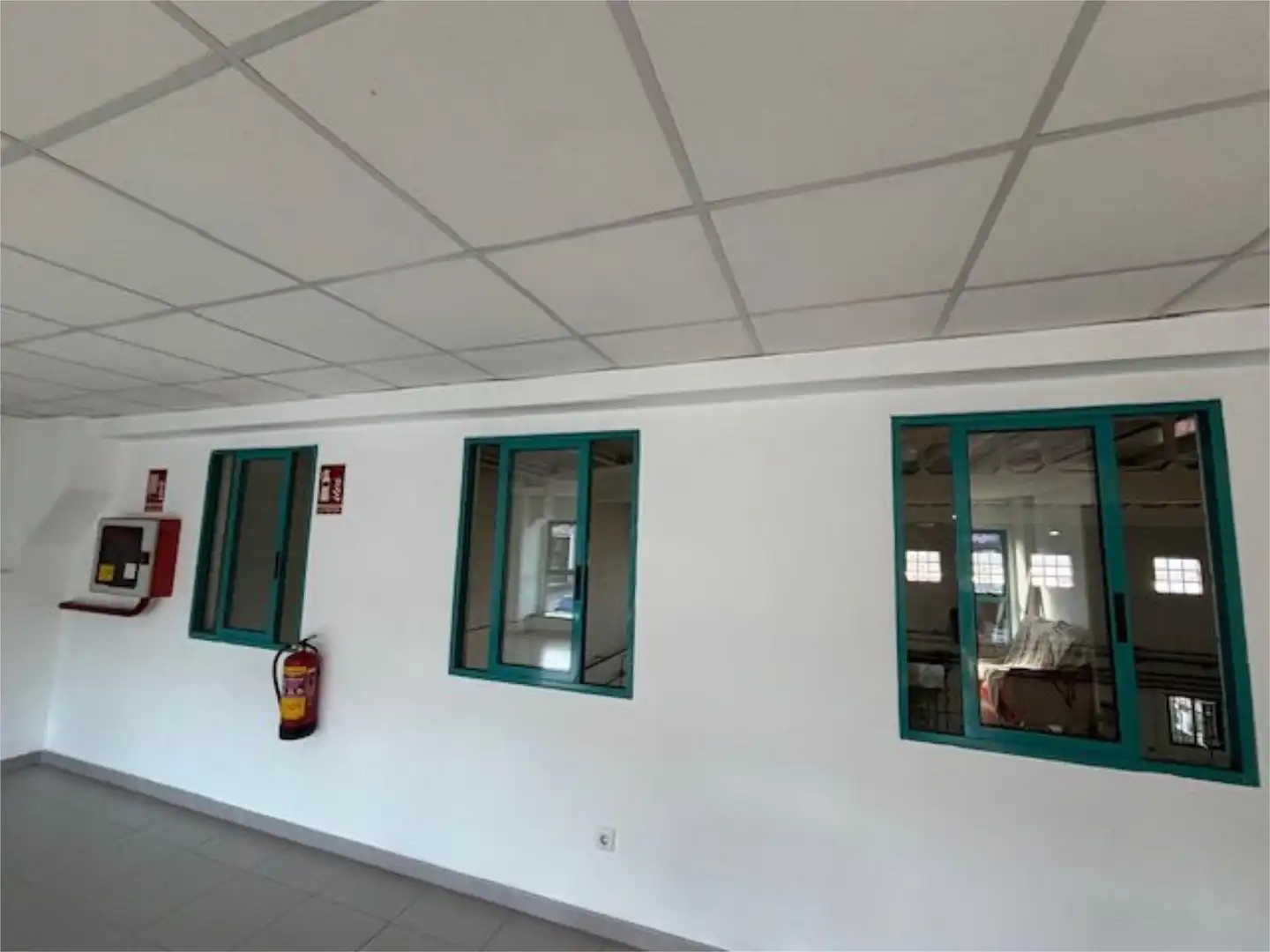 Industrial buildings for rent in Rúa das Palmeiras, O Milladoiro Industrial buildings for rent in Ames