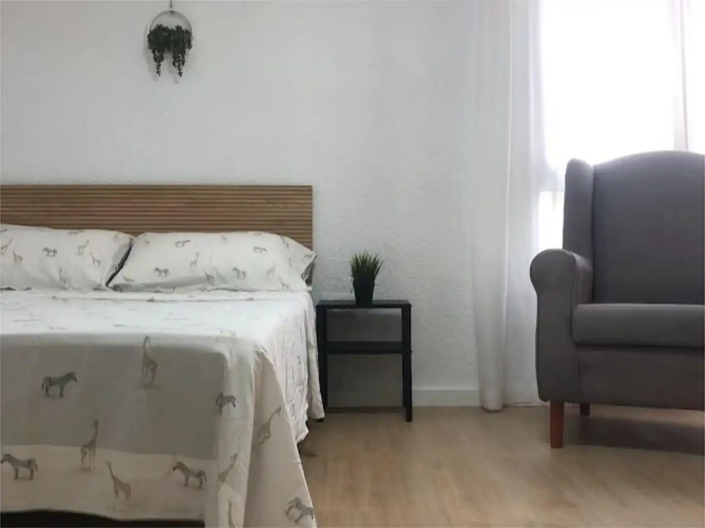Habitación en Calle de Pedro López de Luna, 31, Ciudad Jardín - Parque Roma Habitación de Piso para compartir en Zaragoza con Calefacción, Parquet y Amueblado