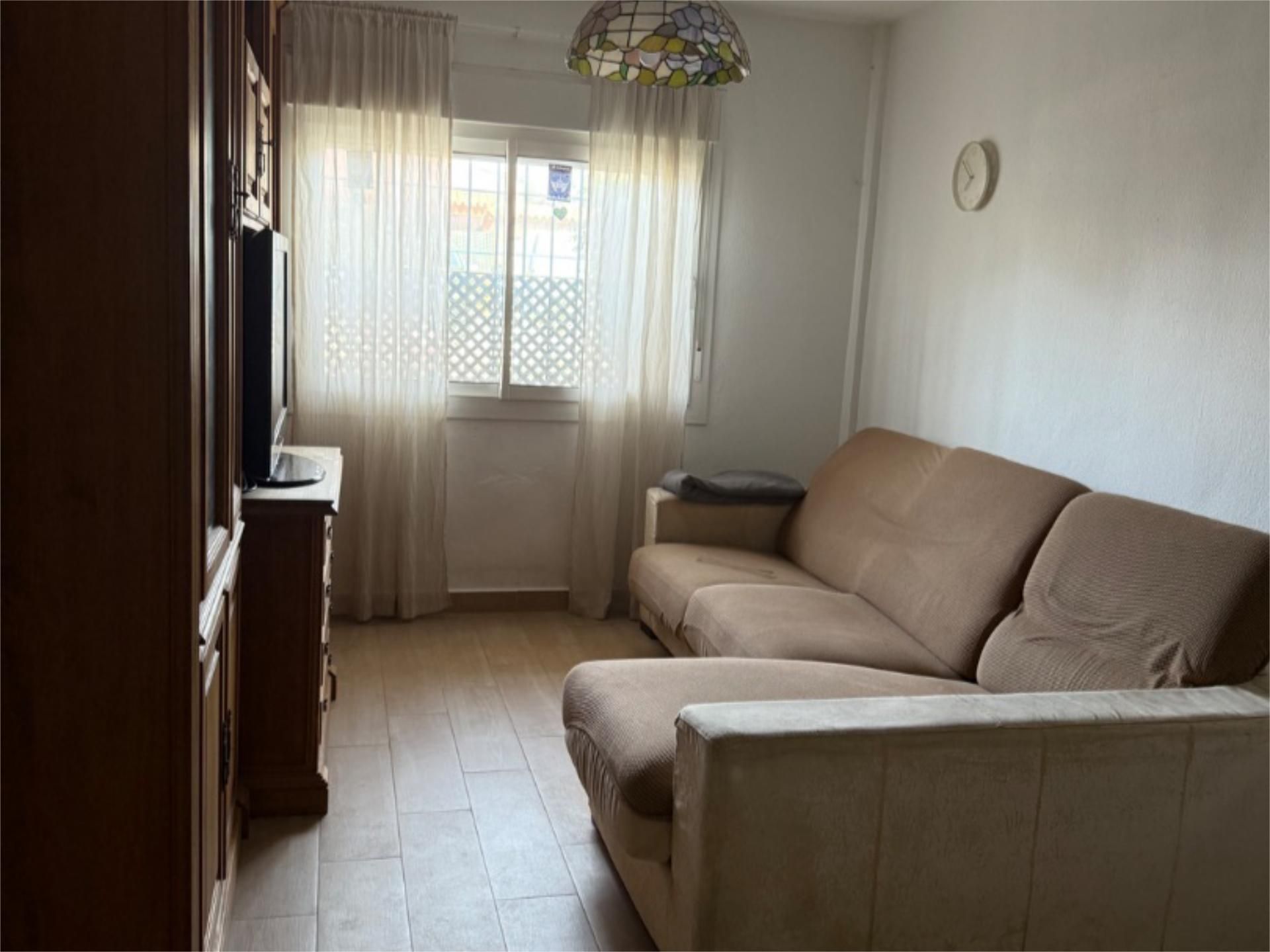 Bedroom of Flat to rent in El Puerto de Santa María  with Heating, Parquet flooring and Furnished