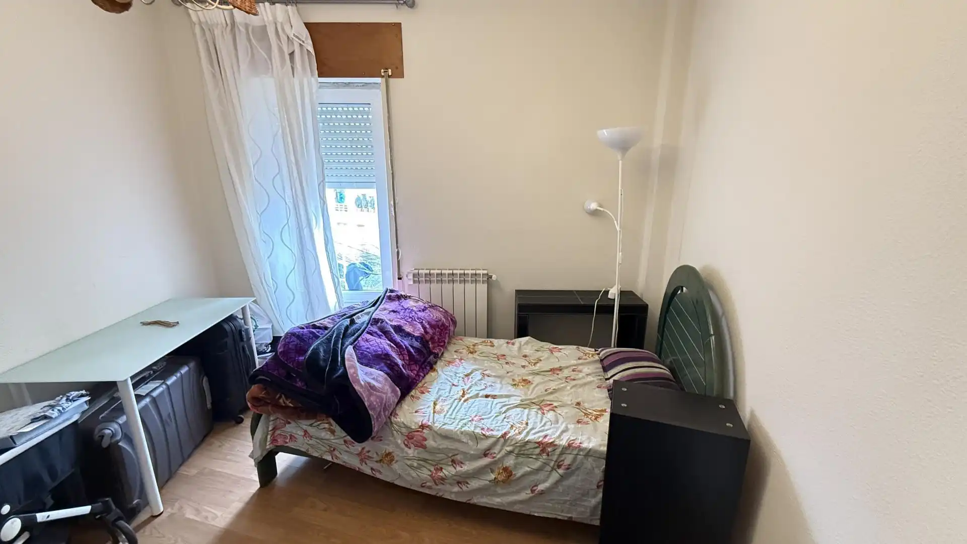 Schlafzimmer von Wohnung zur untervermieten in Torrelavega  mit Heizung, Möbliert und Balkon