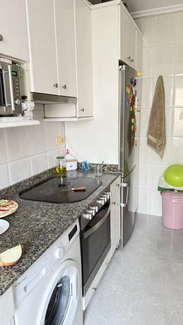 Küche von Wohnung zur untervermieten in Torrelavega  mit Heizung, Möbliert und Balkon