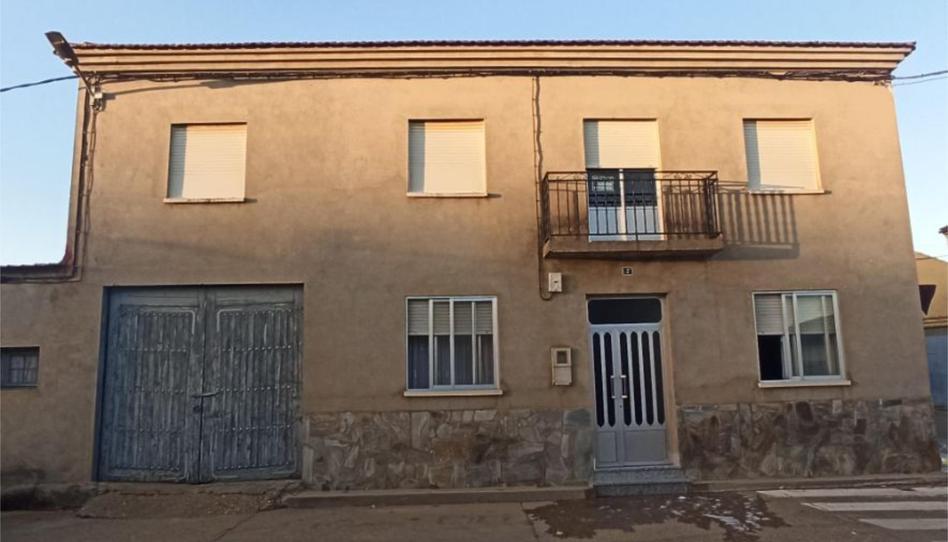 Foto 1 de Casa adosada en venda a Calle Valle, 2, Manganeses de la Polvorosa, Zamora