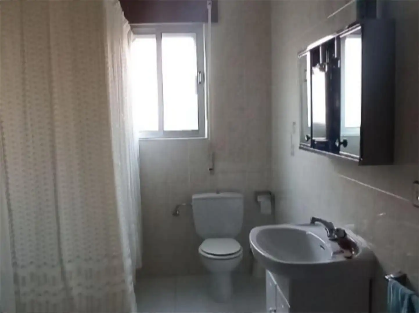Casa adosada en venta en Calle Valle, 2, Manganeses de la Polvorosa Baño de Casa adosada en venta en Manganeses de la Polvorosa con Calefacción, Trastero y Amueblado