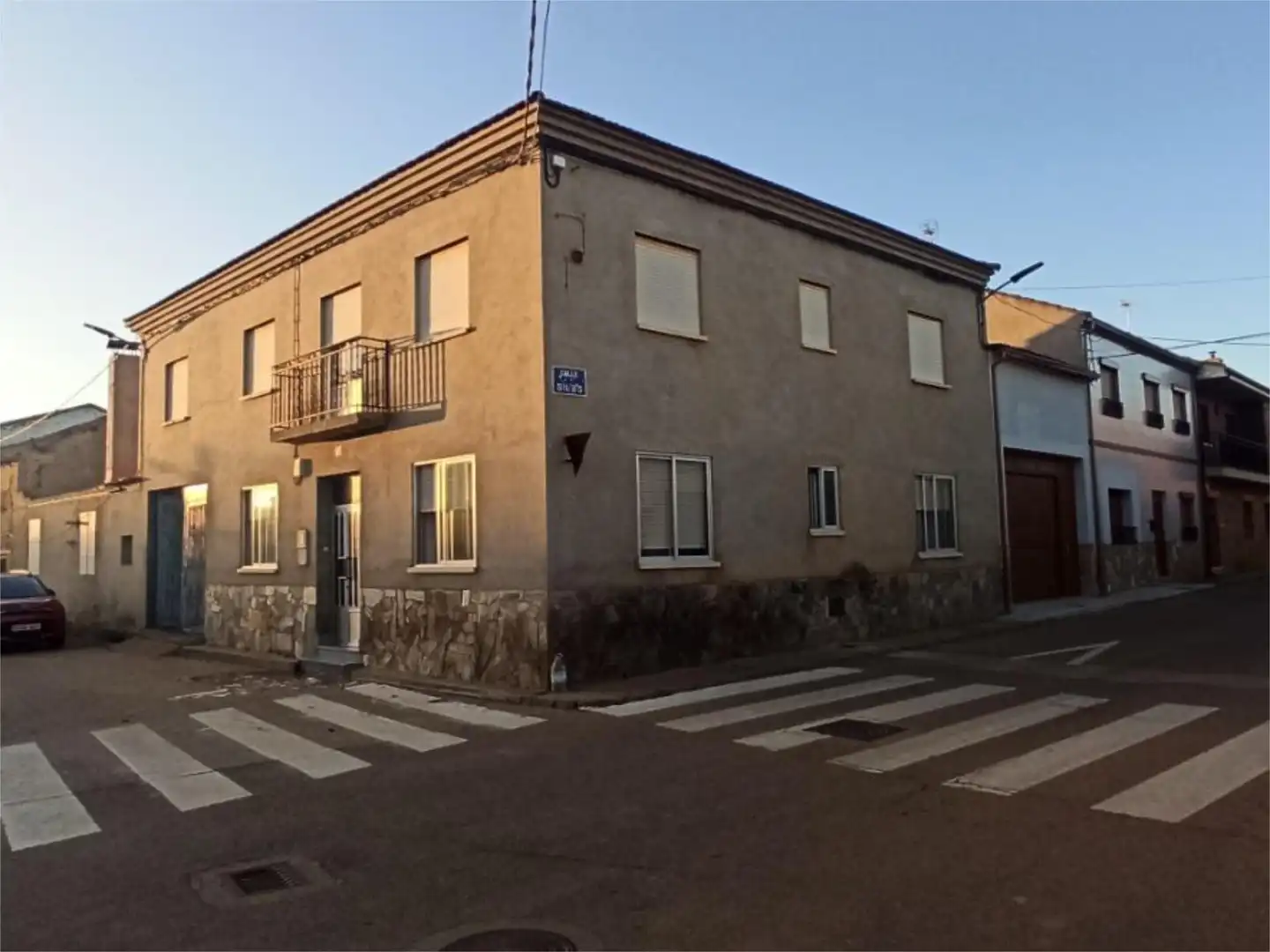 Casa adosada en venta en Calle Valle, 2, Manganeses de la Polvorosa Vista exterior de Casa adosada en venta en Manganeses de la Polvorosa con Calefacción, Trastero y Amueblado