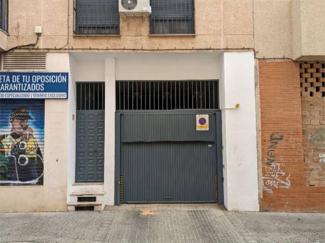 Garaje en Alquiler en Calle Arroyo, 4 en La Calzada - La Florida