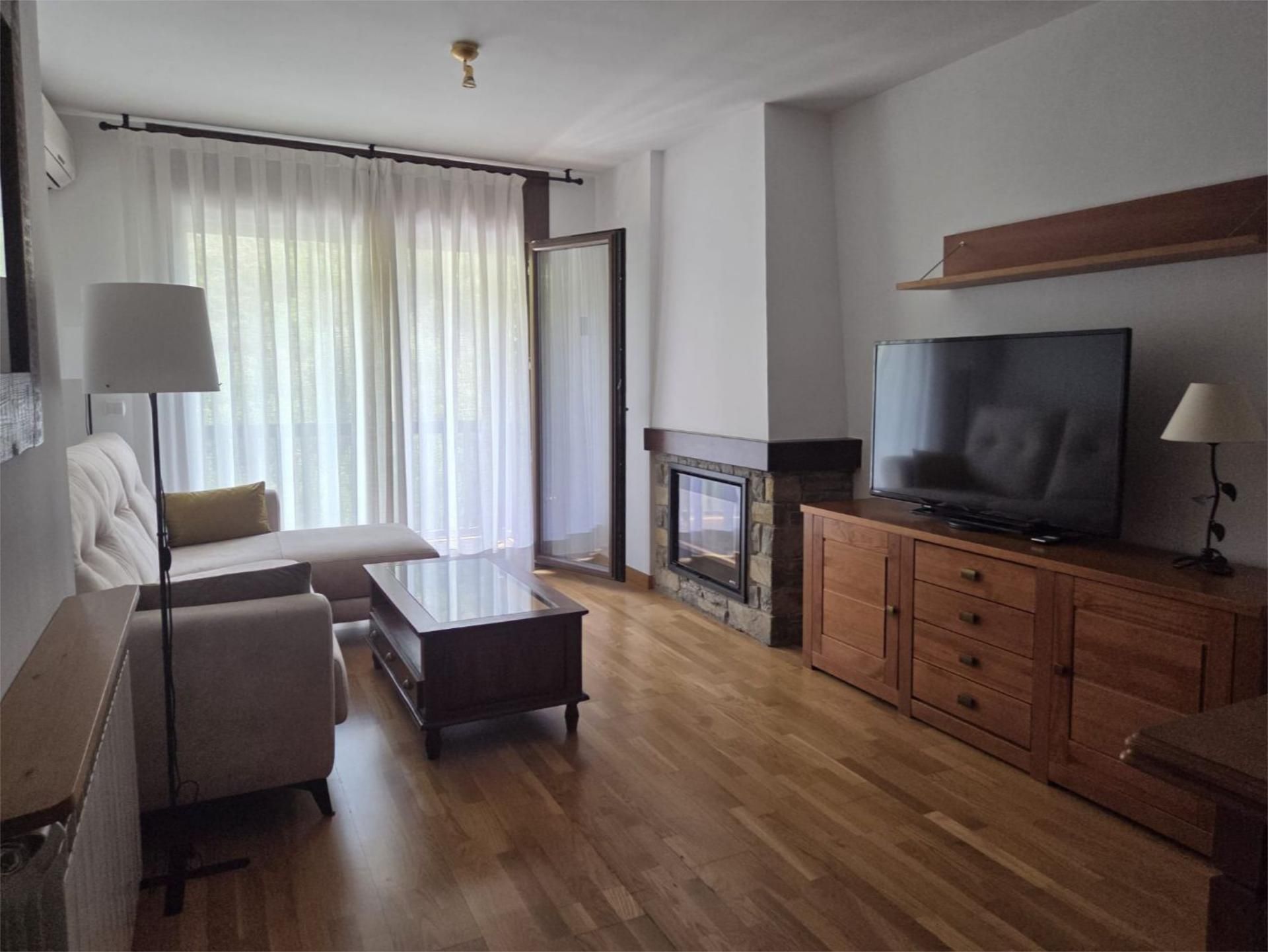Living room of Flat to rent in Sort  with Heating, Parquet flooring and Furnished