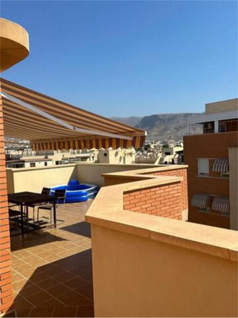 Terraza de Ático de alquiler en Roquetas de Mar con Calefacción, Jardín privado y Terraza