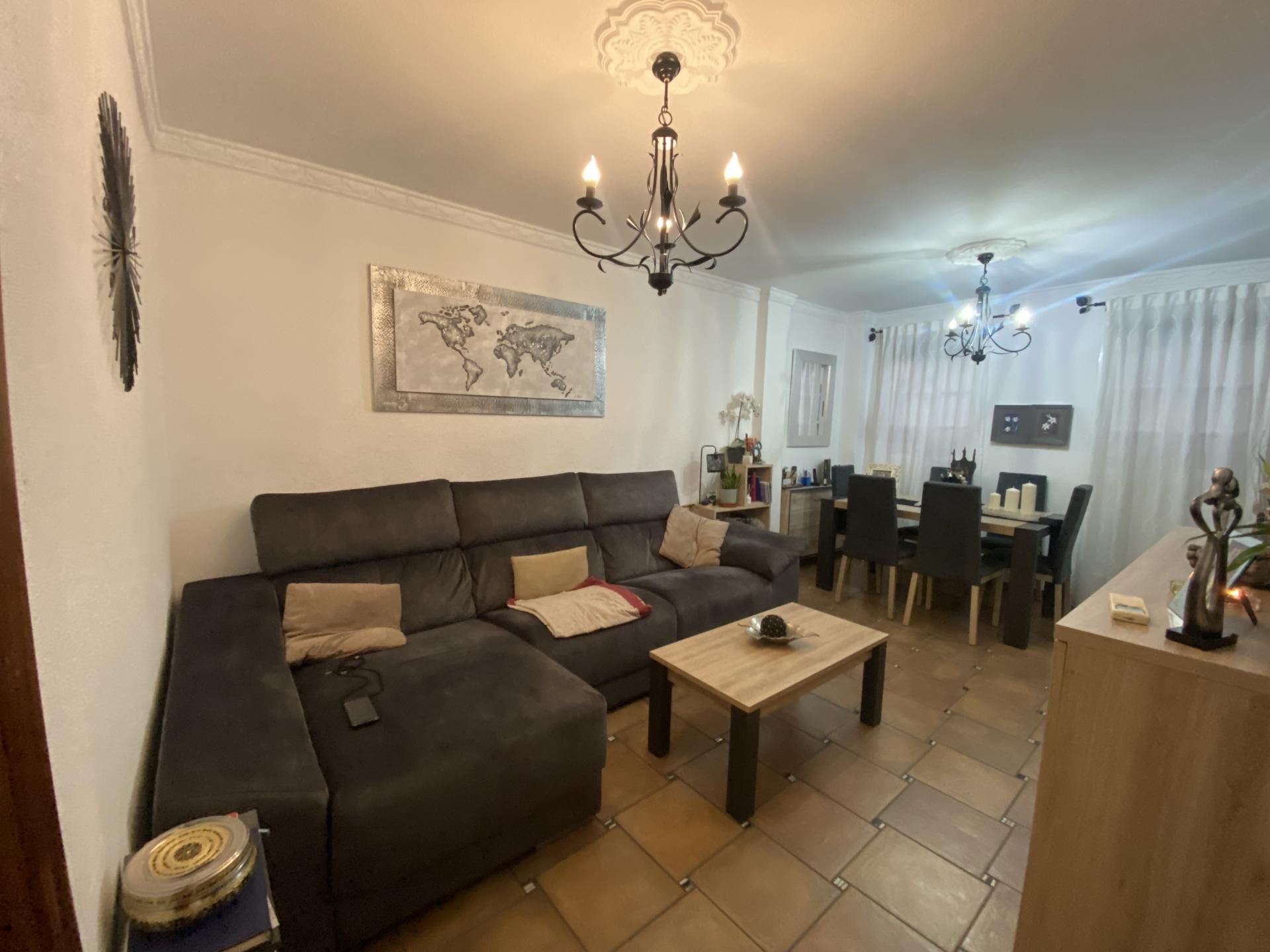 Sala d'estar de Casa adosada en venda en Alhaurín de la Torre amb Aire condicionat i Terrassa