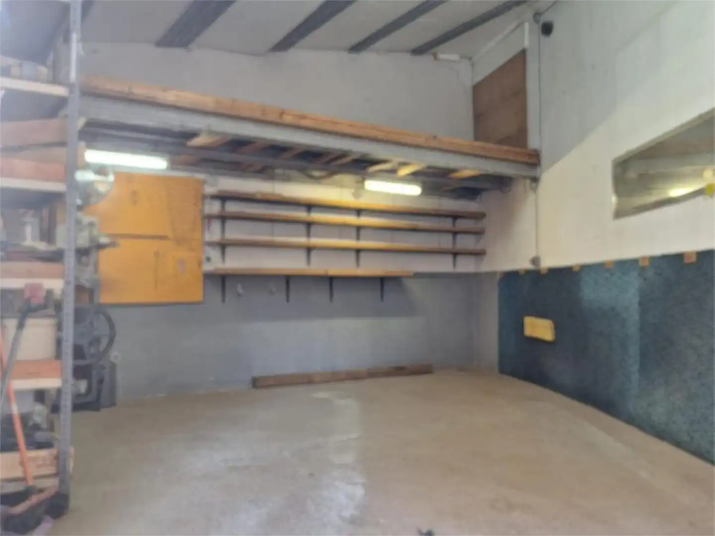 Storage room for sale in Manresa