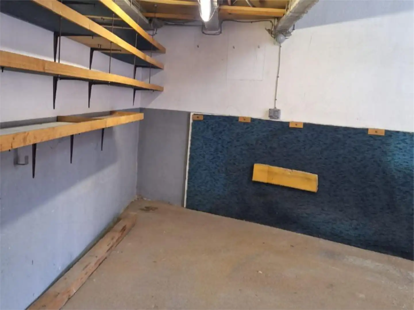 Storage room for sale in Manresa
