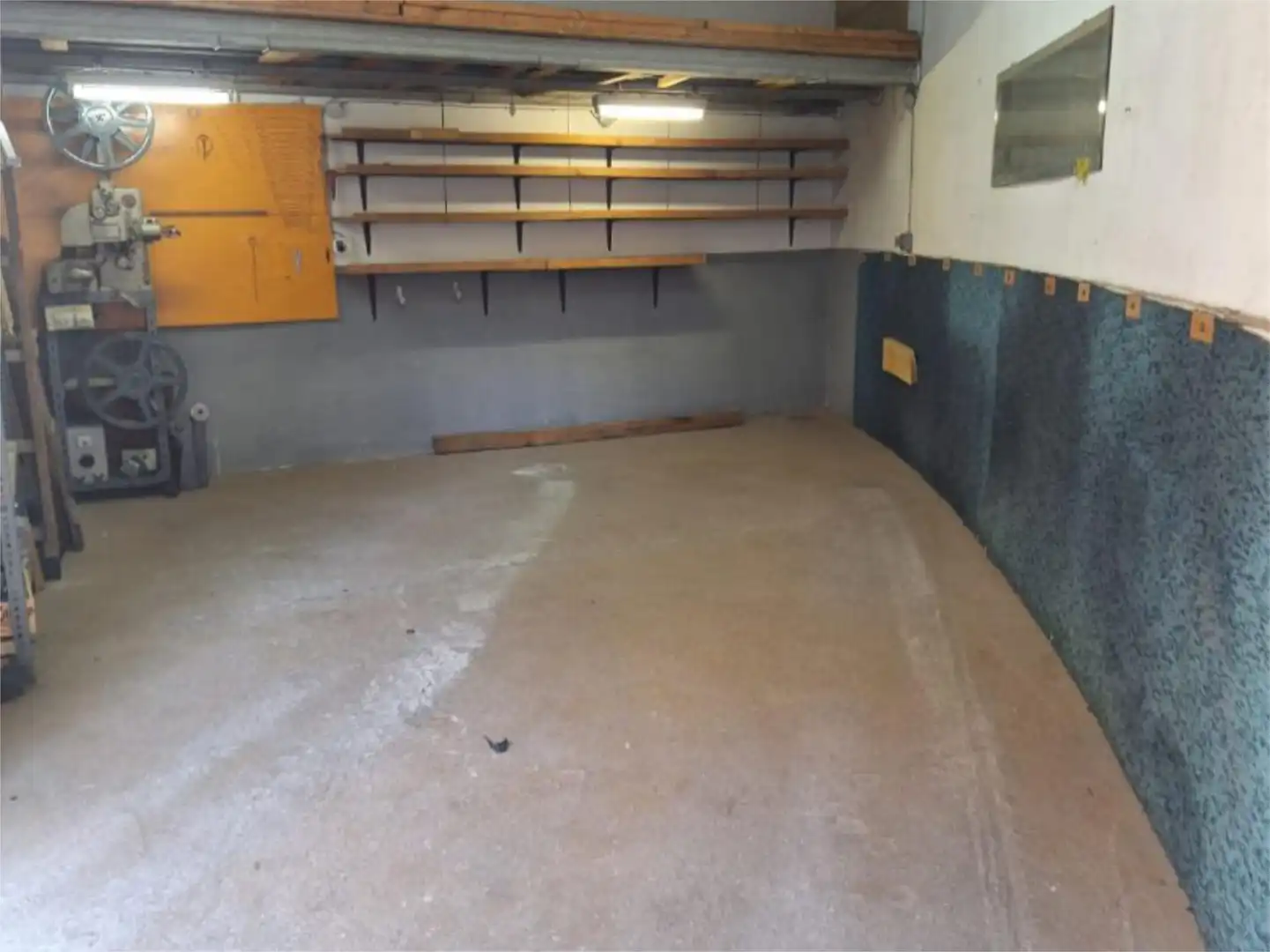 Storage room for sale in Manresa