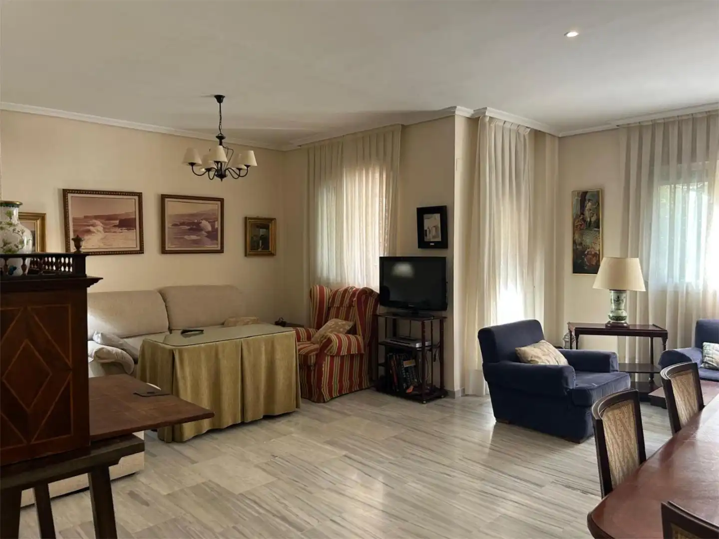 Living room of Flat for sale in Sevilla  with Air Conditioner, Terrace and Balcony