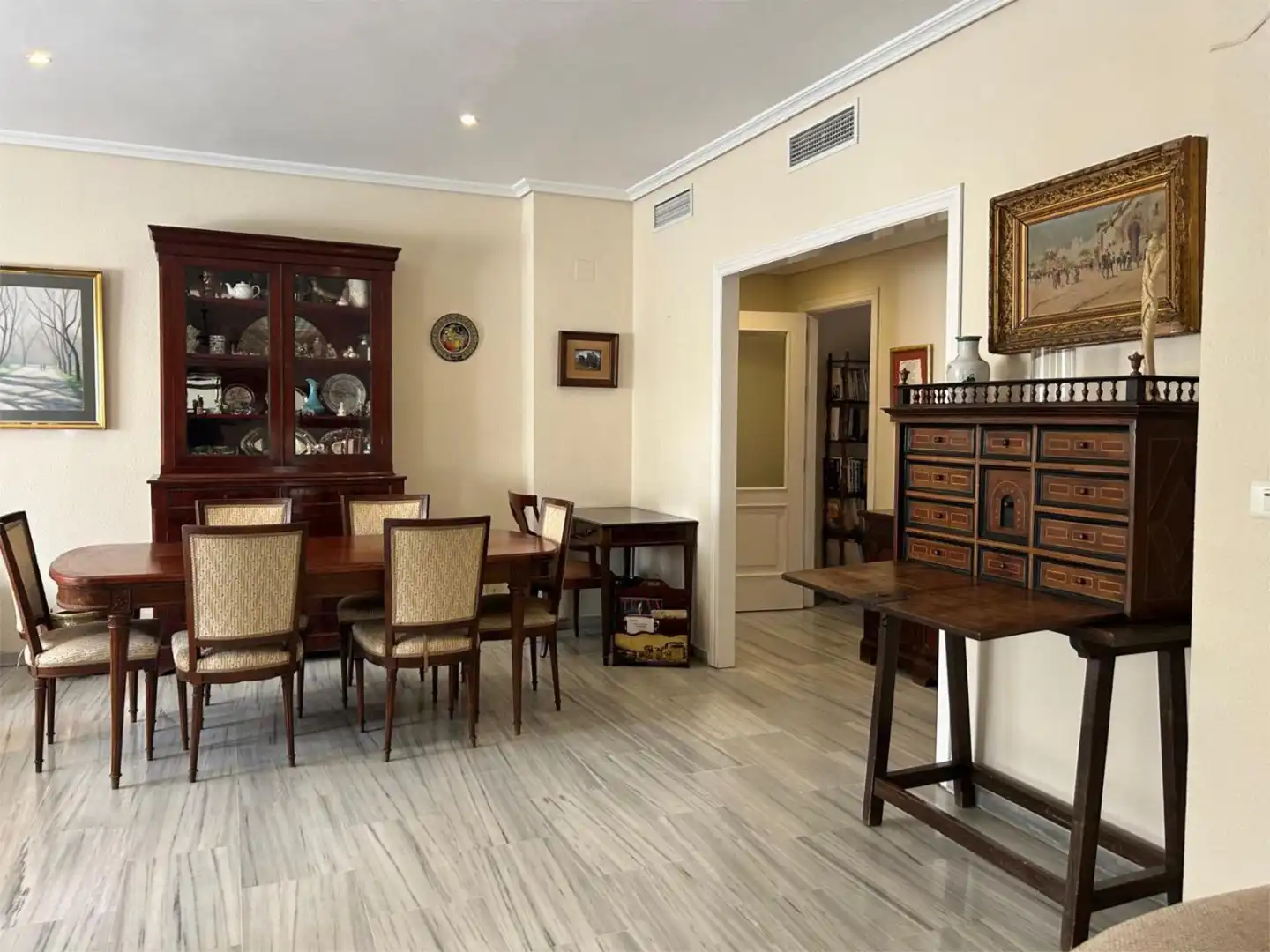 Dining room of Flat for sale in Sevilla  with Air Conditioner, Terrace and Balcony