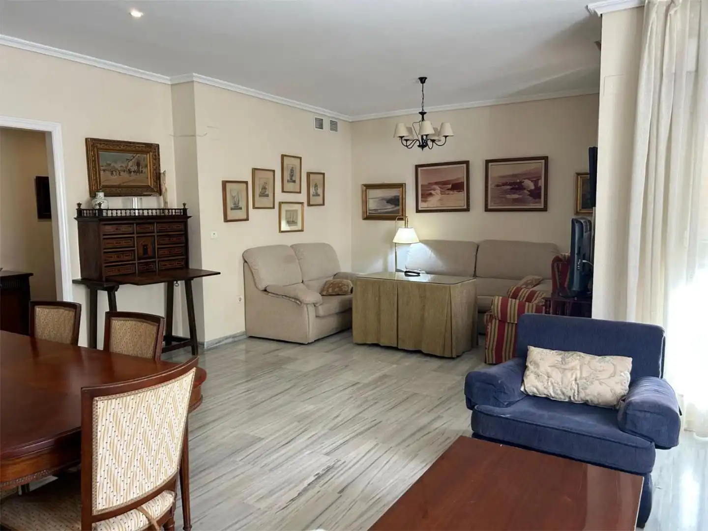Living room of Flat for sale in Sevilla  with Air Conditioner, Terrace and Balcony
