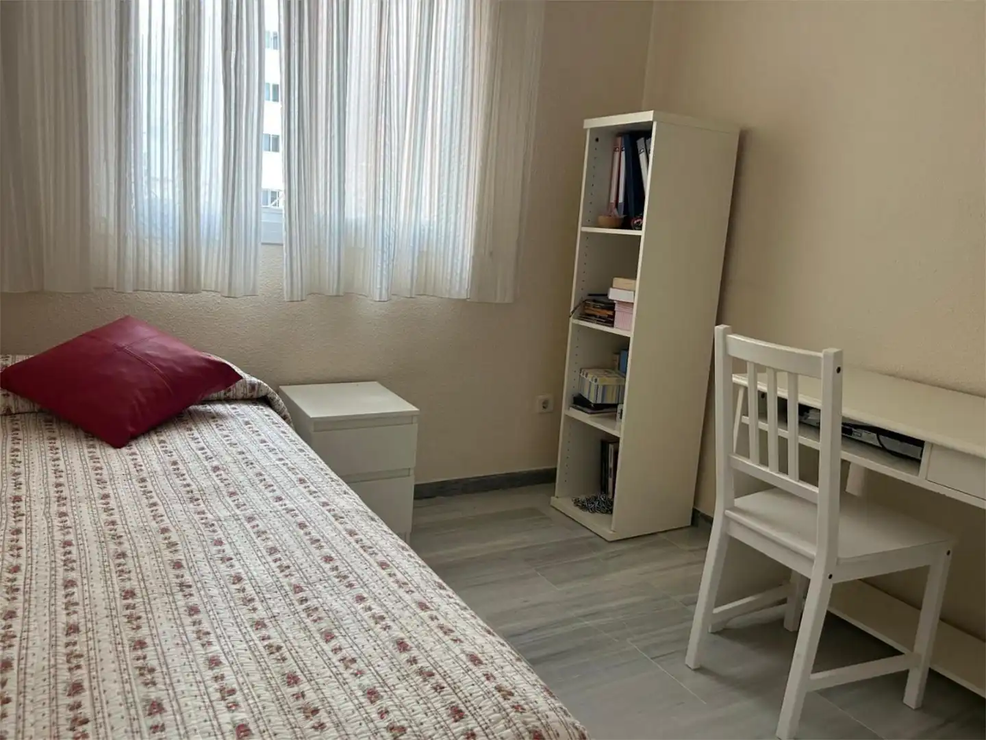 Bedroom of Flat for sale in Sevilla  with Air Conditioner, Terrace and Balcony