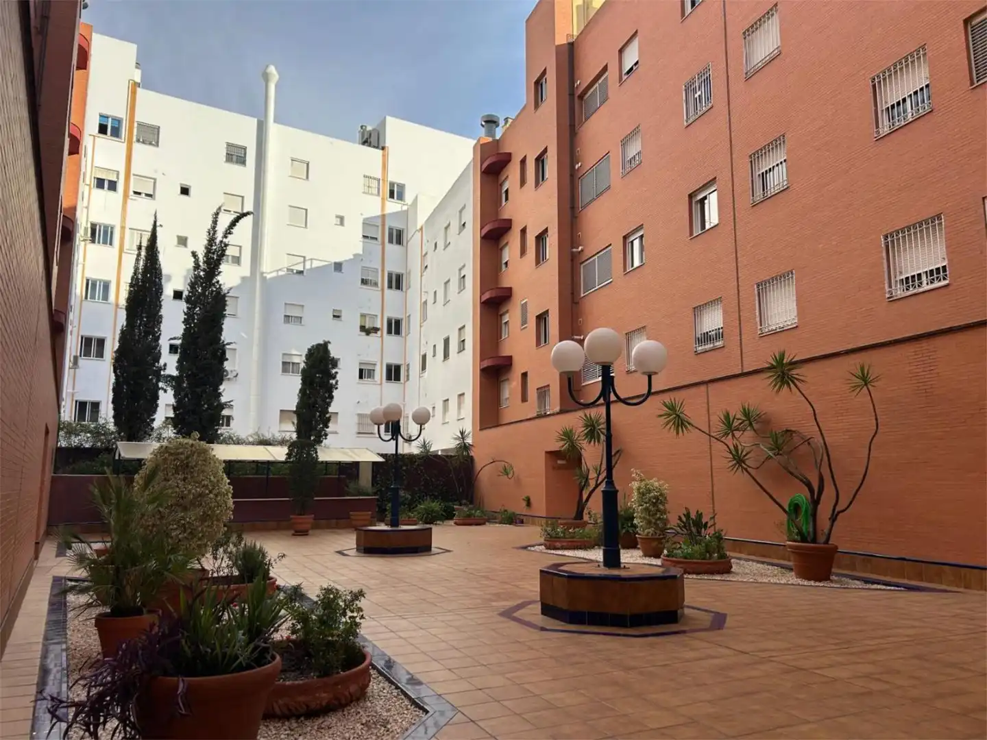 Exterior view of Flat for sale in Sevilla  with Air Conditioner, Terrace and Balcony