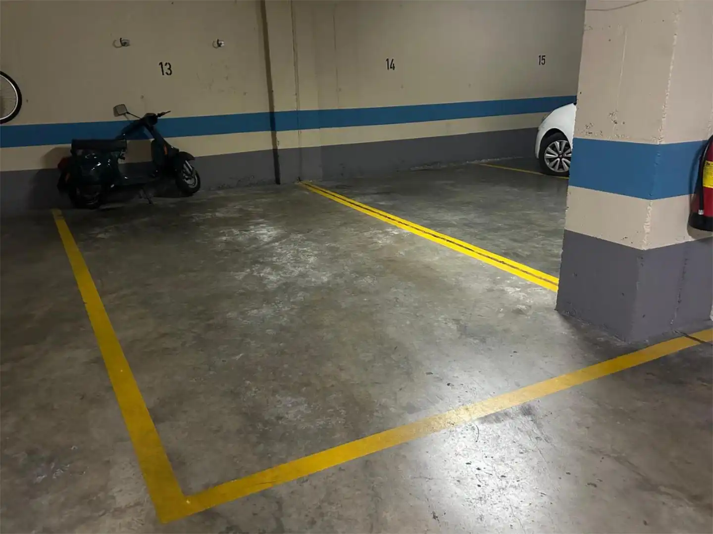 Parking of Flat for sale in Sevilla  with Air Conditioner, Terrace and Balcony
