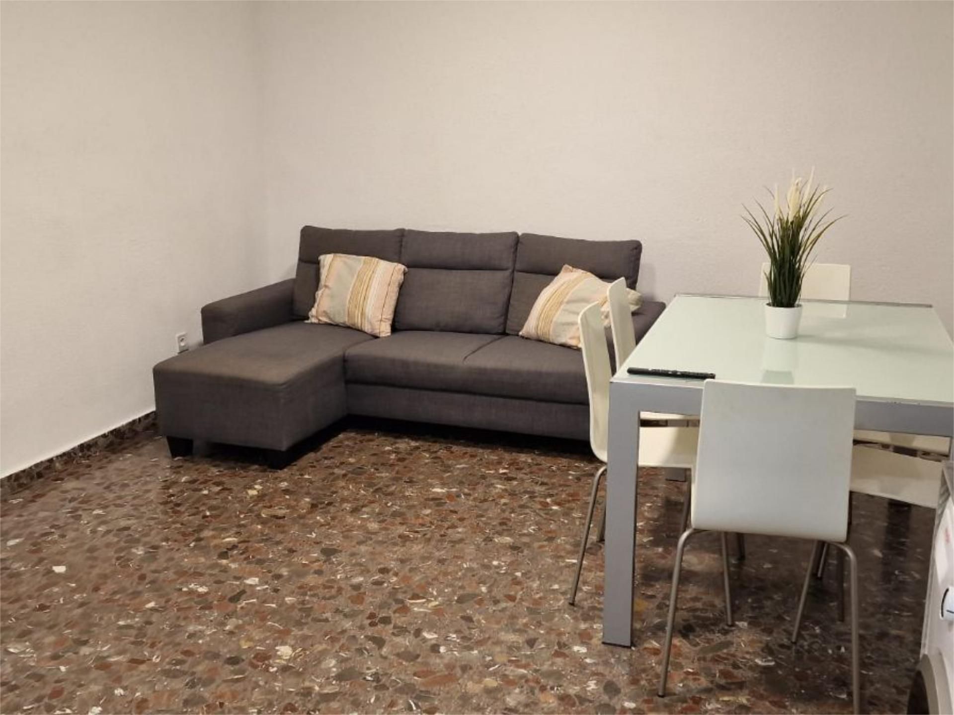 Sala d'estar de Pis de lloguer en  Murcia Capital amb Aire condicionat, Terrassa i Moblat