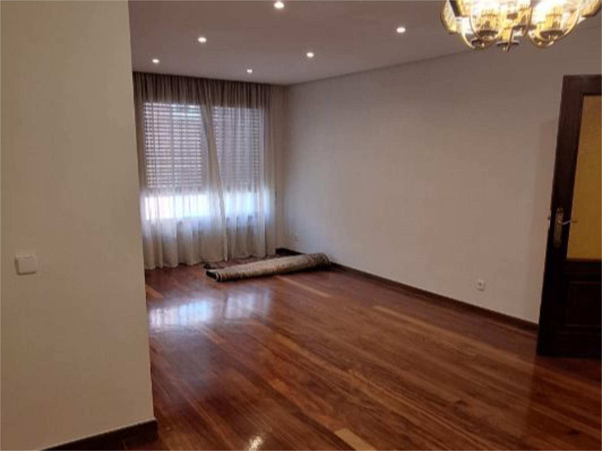 Bedroom of Flat for sale in  Madrid Capital  with Air Conditioner