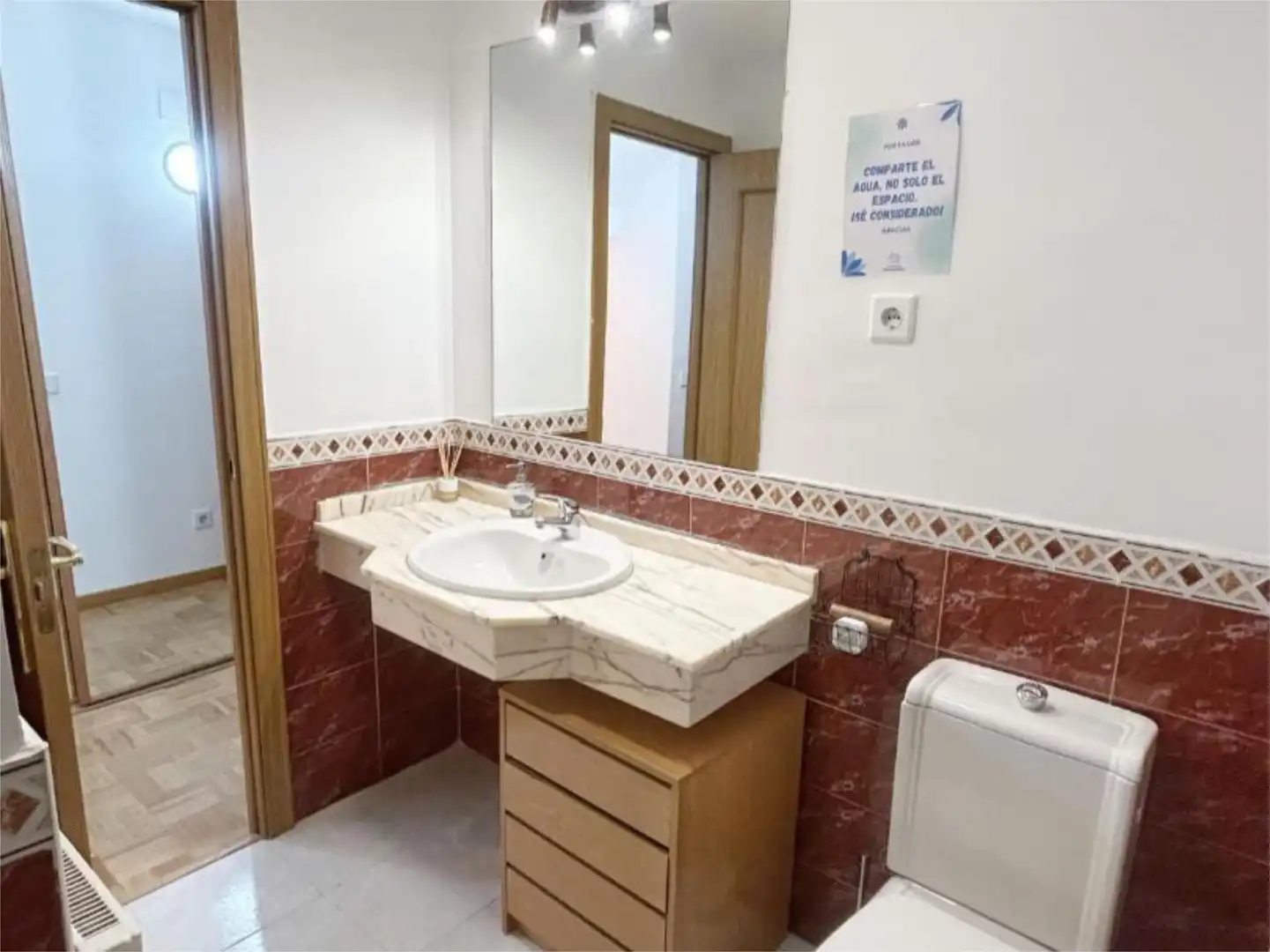 Habitación en Calle Giralda, 16, Los Hueros Baño de Piso para compartir en Villalbilla con Aire acondicionado, Calefacción y Jardín privado