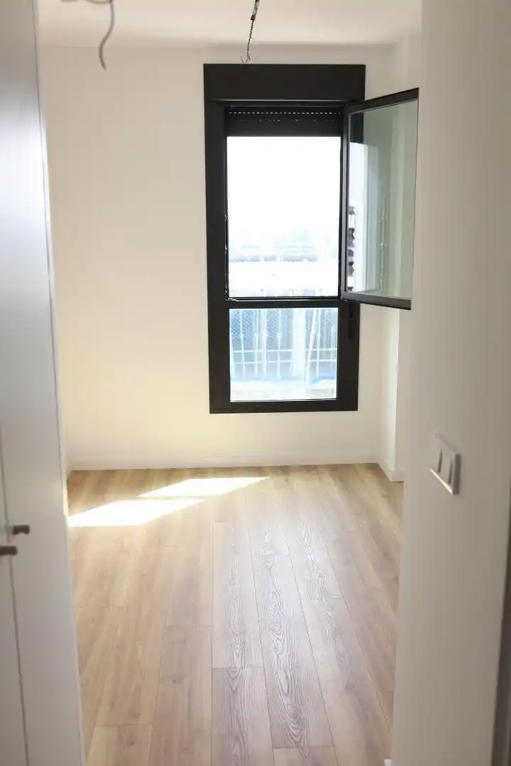 Piso en venta en Avenida de Palmas Altas, 2, Palmas Altas Habitación de Piso en venta en Sevilla Capital con Aire acondicionado y Terraza