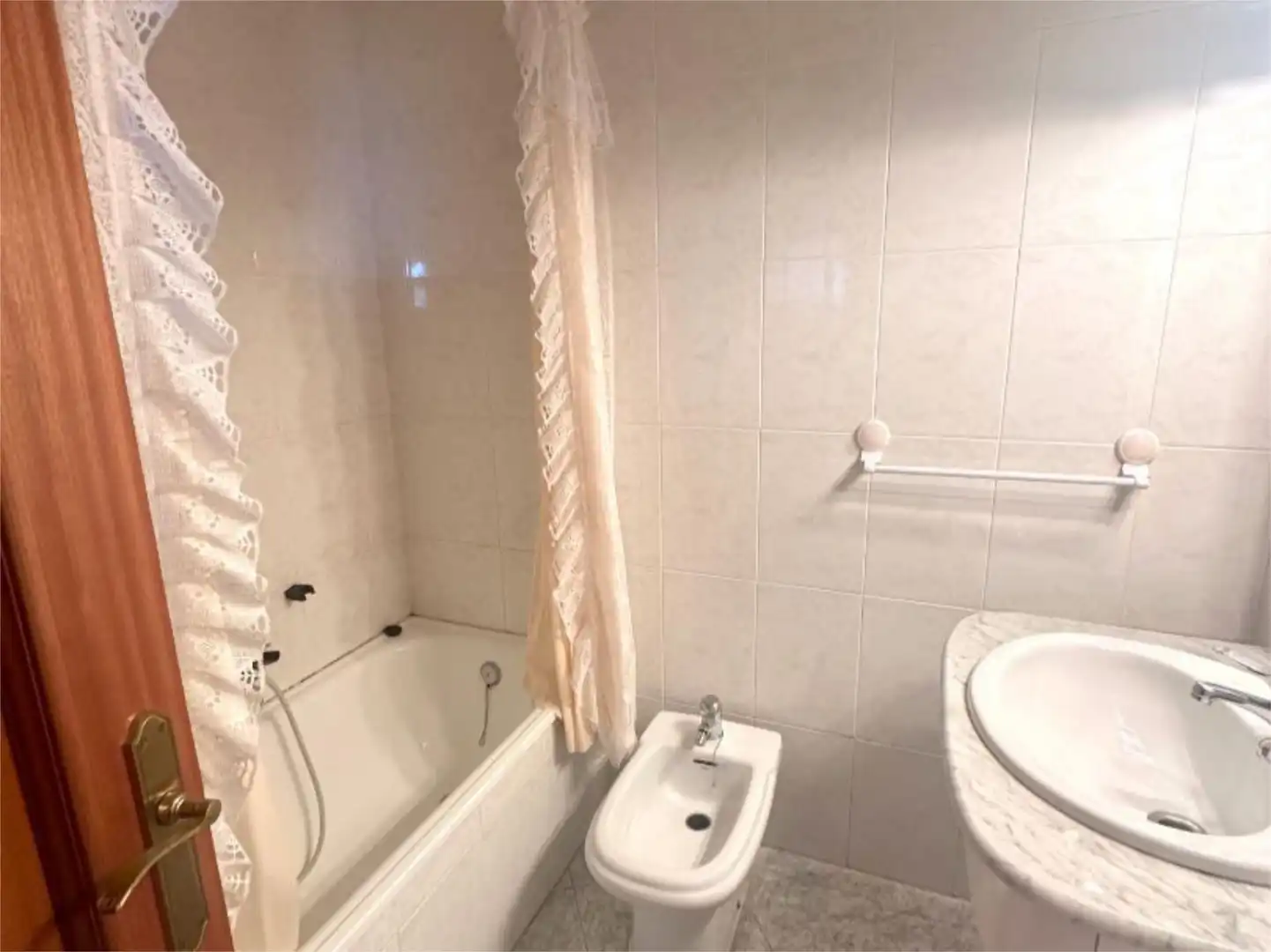 Flat for sale in Calle Huerta la Presa, 1, Villanueva de la Vera Bathroom of Flat for sale in Villanueva de la Vera with Air Conditioner and Balcony