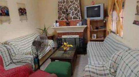 Foto 4 de Casa adosada en venta en Villamanrique de la Condesa, Sevilla