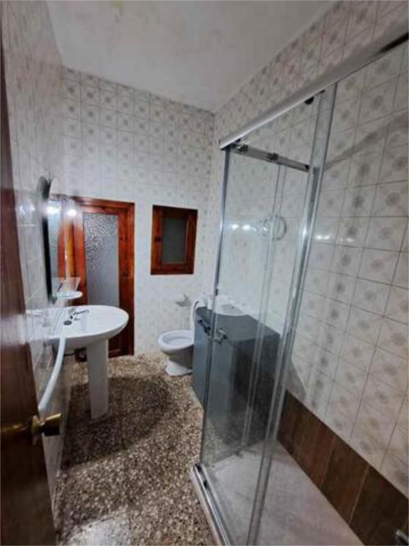 Bathroom of House or chalet to rent in Vall d'Alba
