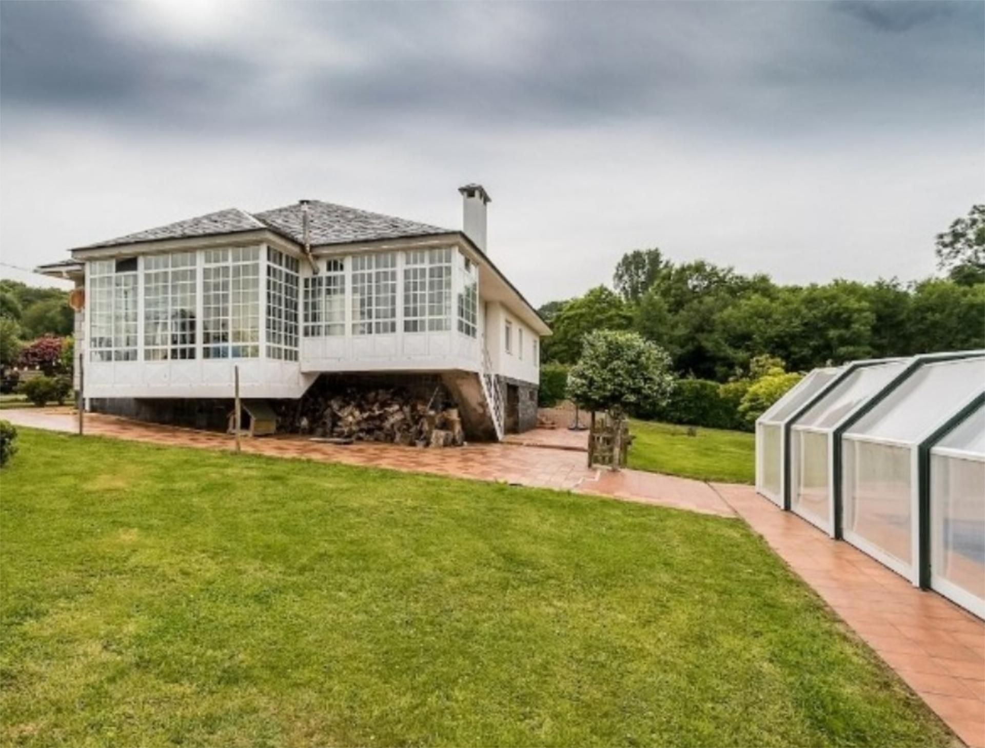 Houses for sale in Estrada Laraxe, 34, Fene Garden of Houses for sale in Fene with Swimming Pool