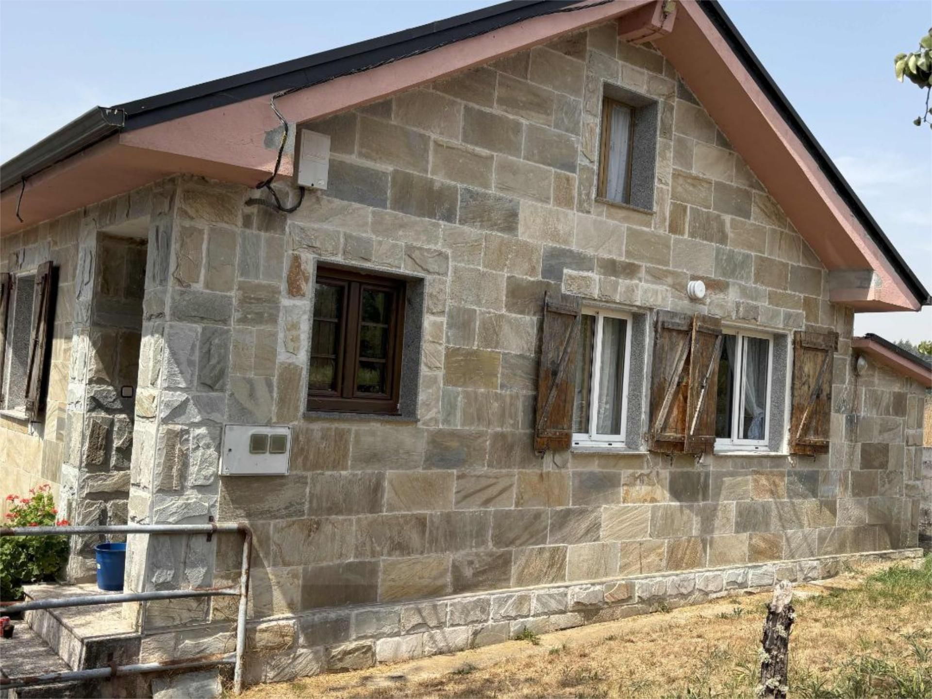 Vista exterior de Pis en venda en A Fonsagrada  amb Calefacció, Jardí privat i Traster