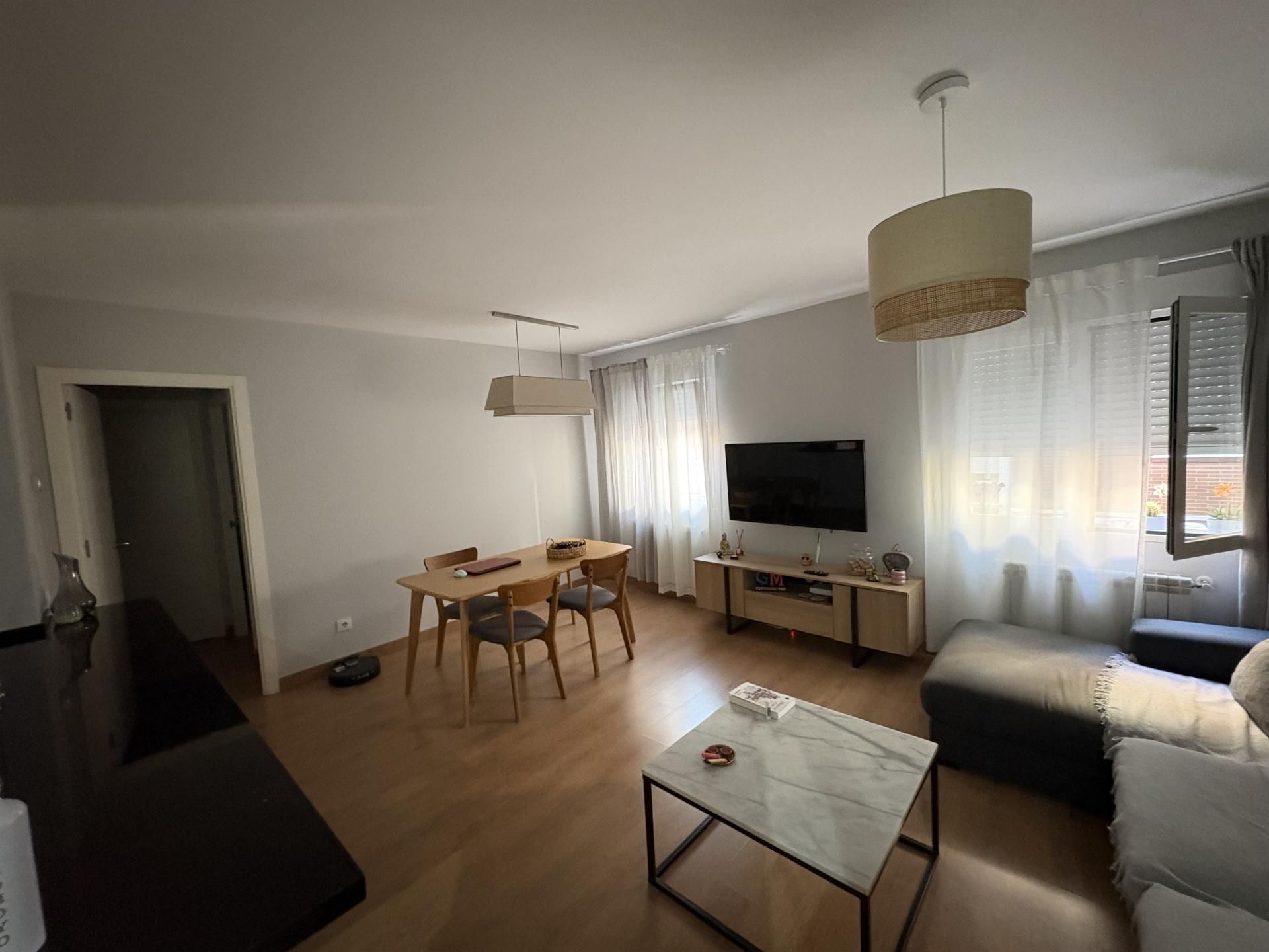 Living room of Flat for sale in  Madrid Capital  with Air Conditioner, Storage room and Furnished