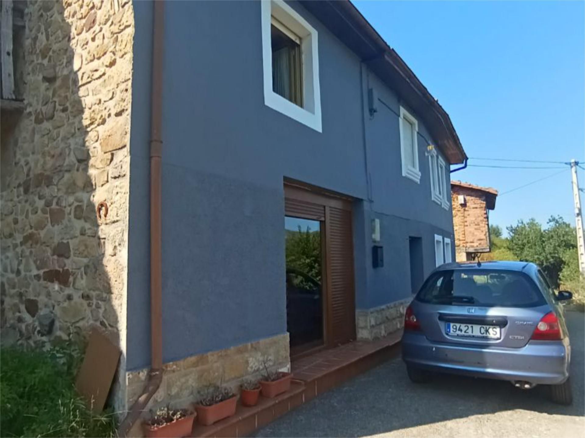 Vista exterior de Dúplex en venda en Bimenes amb Calefacció, Parquet i Terrassa