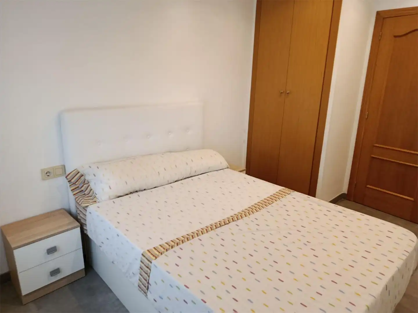 Room in Carrer Vinyals, 4, L'Alcora Bedroom of Flat for share in L'Alcora with Storage room, Furnished and Community parking