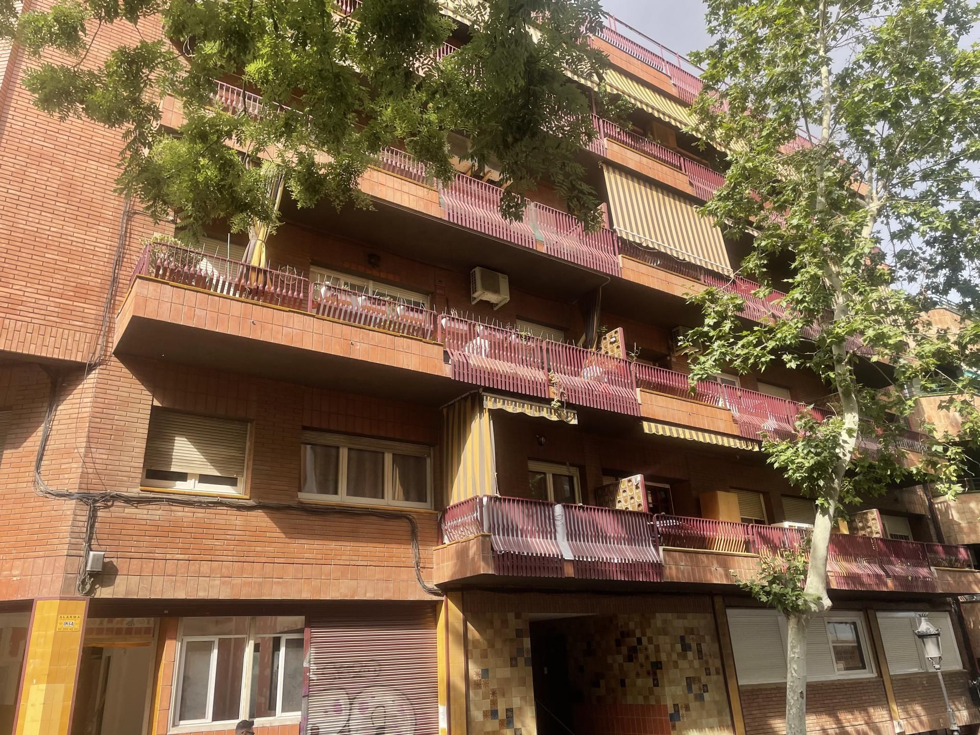 Exterior view of Flat for sale in  Barcelona Capital  with Air Conditioner, Heating and Parquet flooring