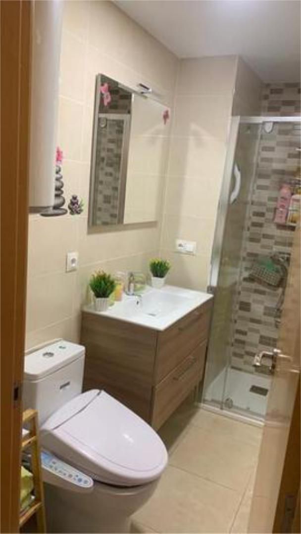 Bathroom of Flat to rent in Benidorm  with Terrace and Swimming Pool