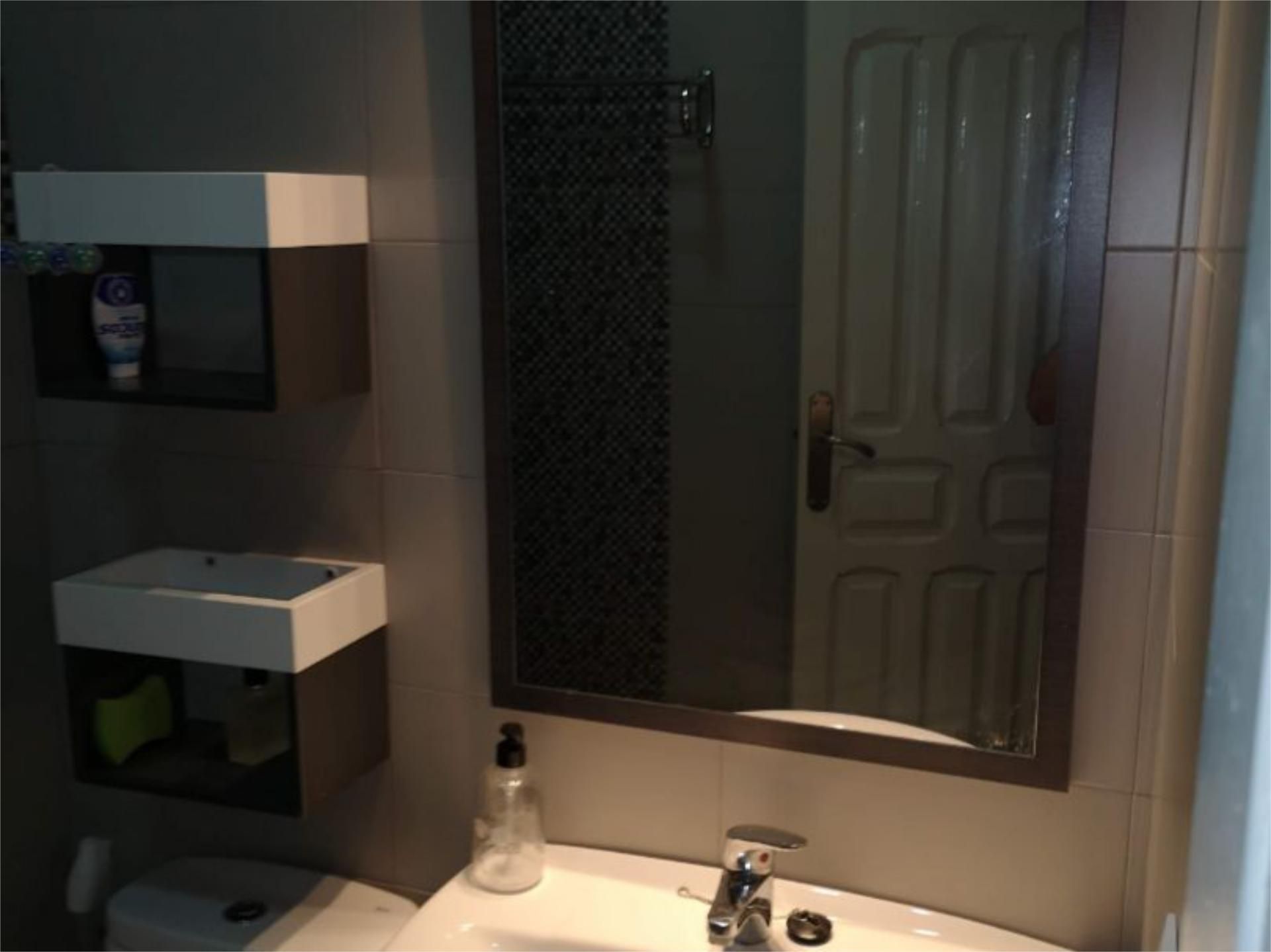 Bany de Apartament de lloguer en Caspe amb Aire condicionat, Calefacció i Traster