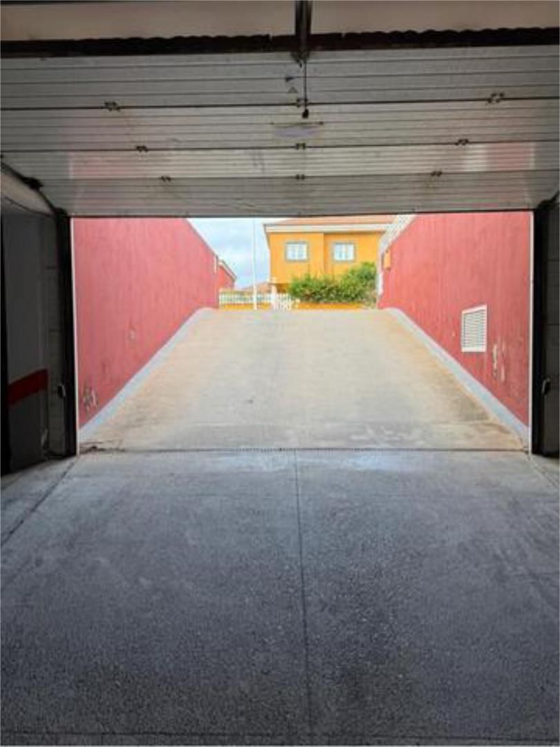 Parking of Box room to rent in Telde